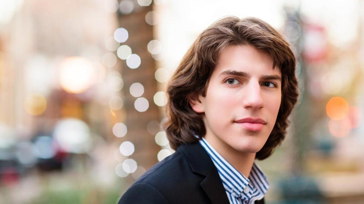 
Pianist Llewellyn Sanchez-Werner, 18, will perform tonight and Saturday with the Modesto Symphony Orchestra at the Gallo. He studies at the Julliard School.
