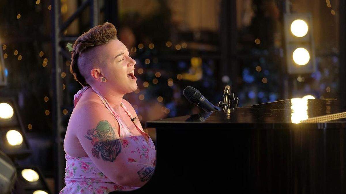 Modesto-raised singer songwriter Effie Passero (formerly Francesca Bavaro) performs during her audition before the judges on American Idol. It premieres March 11, 2018 on ABC.