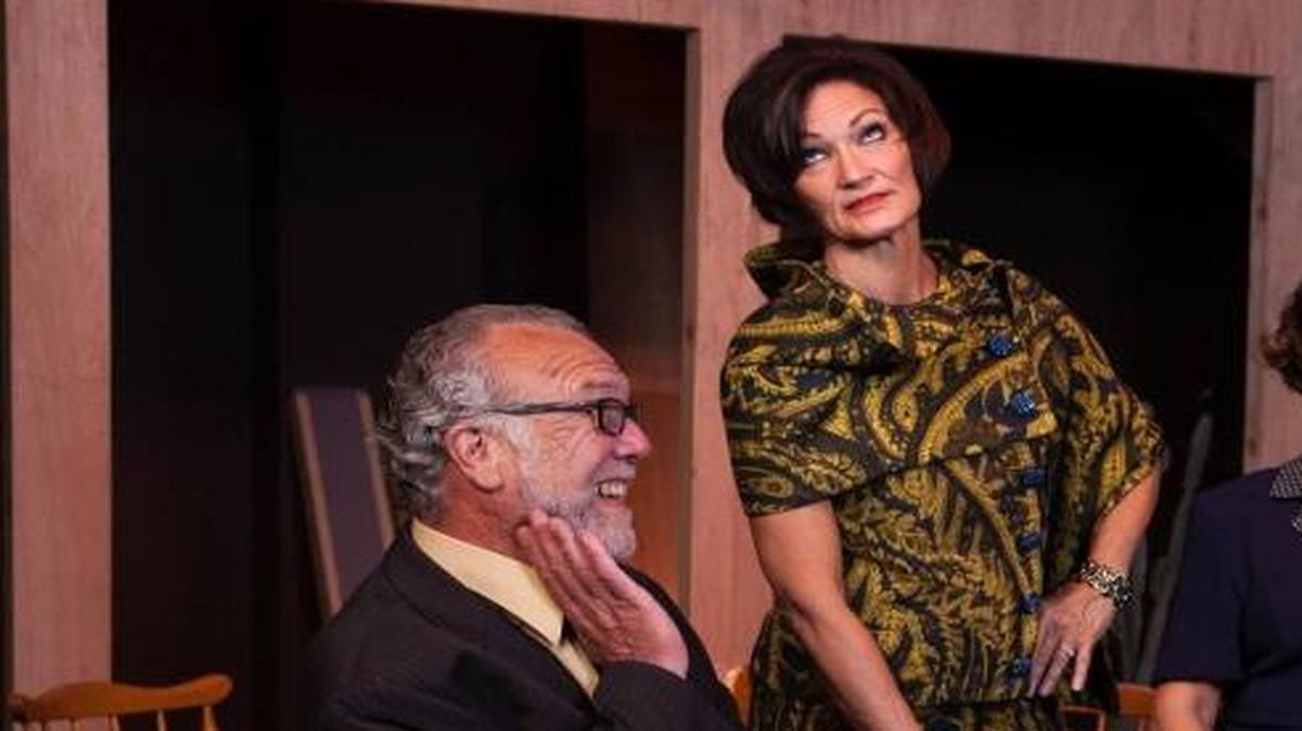 
Prospect Theater Project presents “The Prisoner of Second Avenue,” featuring, from left, Bill Roe, Mary Pieczarka, Jayne Setaro, David Barbaree, Phyllis Dakil Duncan and Robin Hysong Bjerke. The play opens Friday, Sept. 18, and runs through Oct. 4. 
