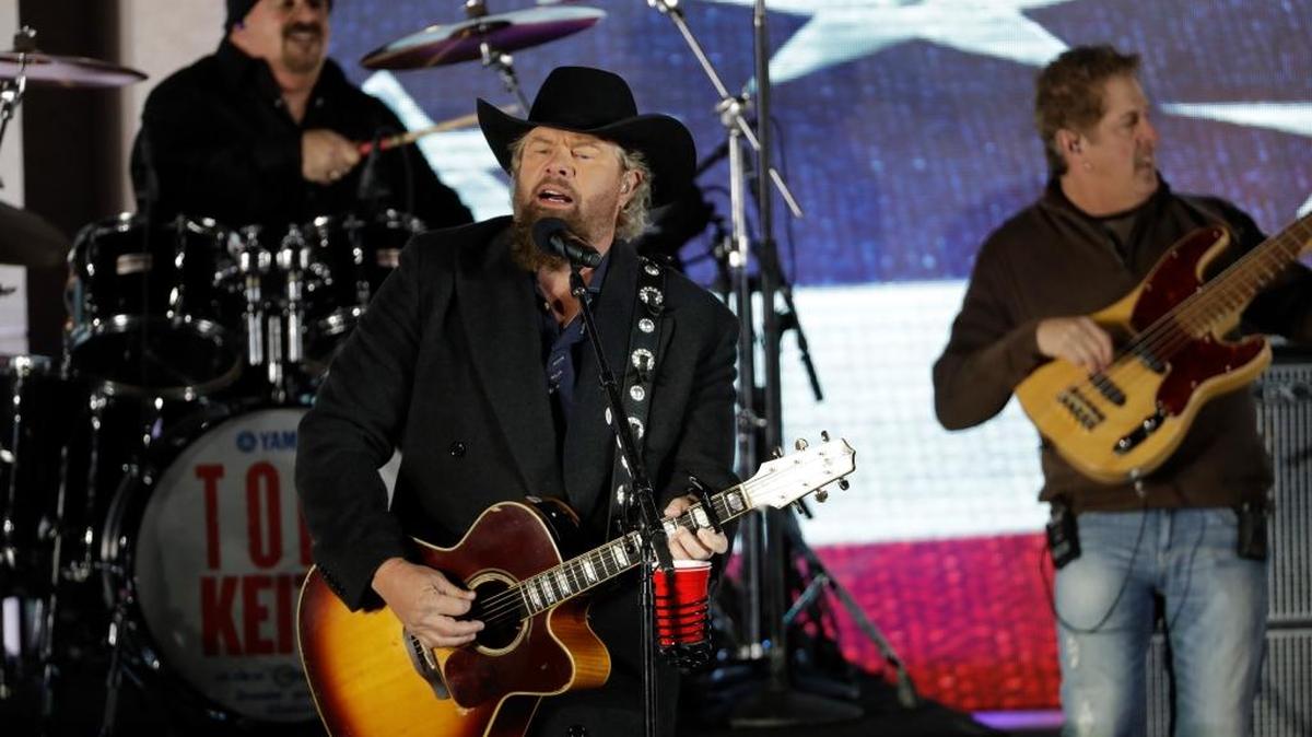Toby Keith performs at a “Make America Great Again! Welcome Celebration” at the Lincoln Memorial in Washington on Jan. 19.