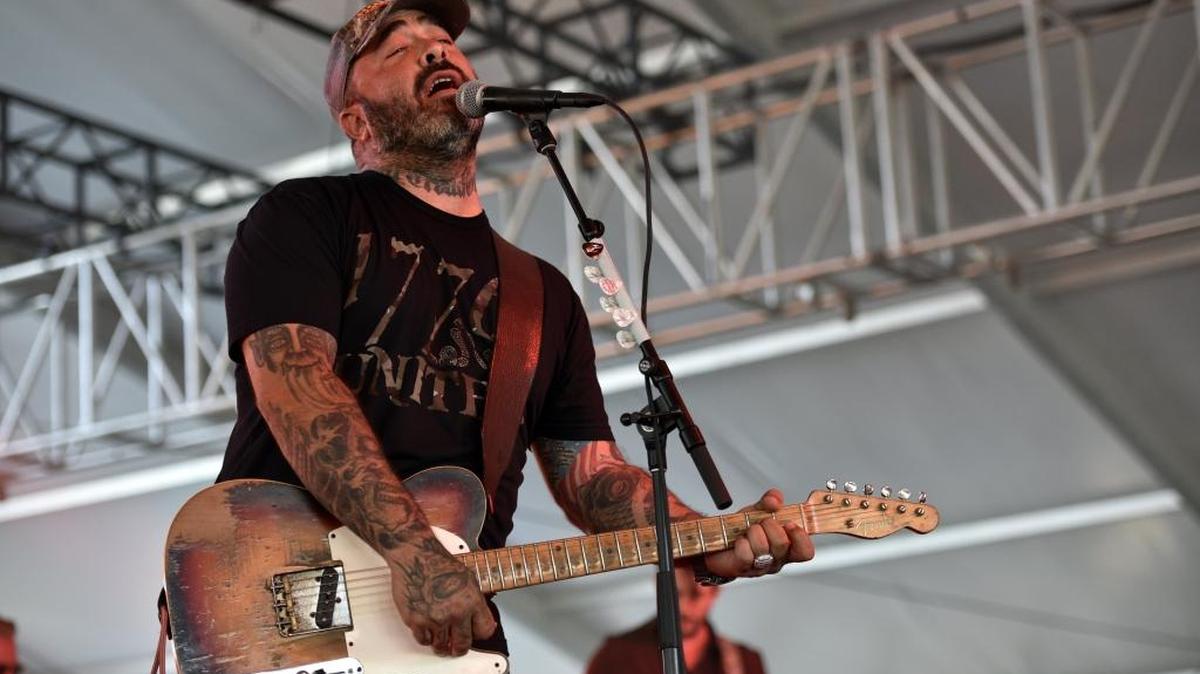 Country rocker Aaron Lewis opens the Turlock Community Theatre season on Sept. 10 in a show that is nearly sold out. His 2016 album, “Sinner,” debuted at No. 1 on the chart.