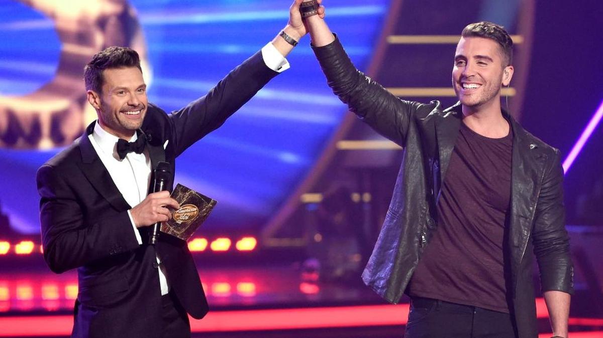 Ryan Seacrest, left, announces Nick Fradiani is the winner of “American Idol” Season 14 in 2015. Fradiani is part of the B93 Big Summer Show at the State Theatre on Friday, June 10, 2016.
