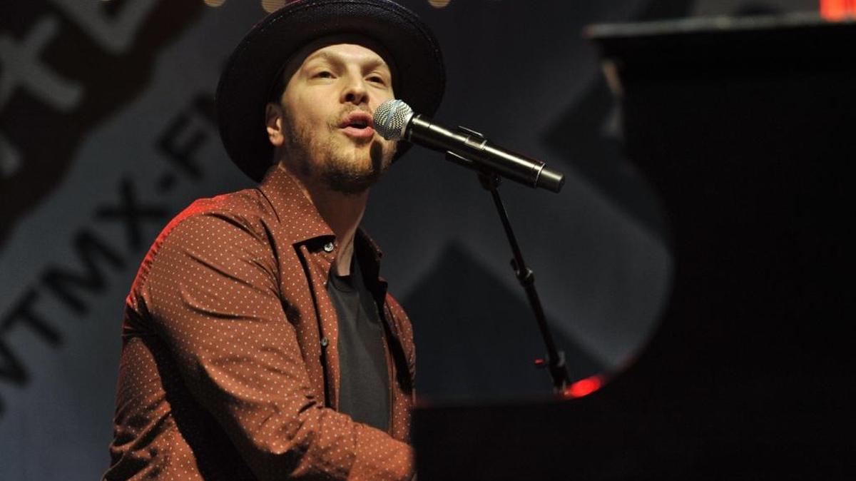 Gavin DeGraw brings his music to the Turlock Community Theatre.