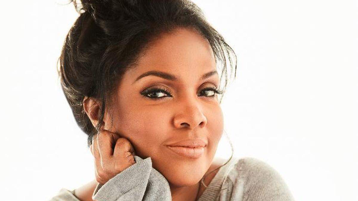 Cece Winans brings her music to the Gallo Center for the Arts.
