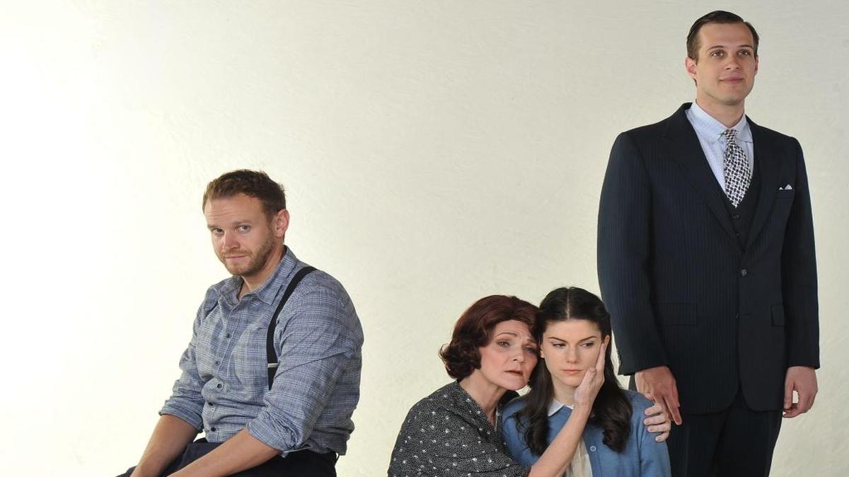 Christopher Hayhurst, Lori Russo, Kelsea Baker and Joseph Dalfonso star in SRT’s production of “The Glass Menagerie.”