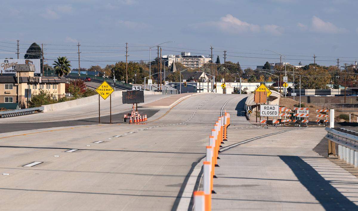 The new segment of Highway 132 is open from Dakota Avenue to Needham Street in Modesto. The connections to Highway 99 are still not ready. Photographed in Modesto, Calif., Saturday, Nov.12, 2022.