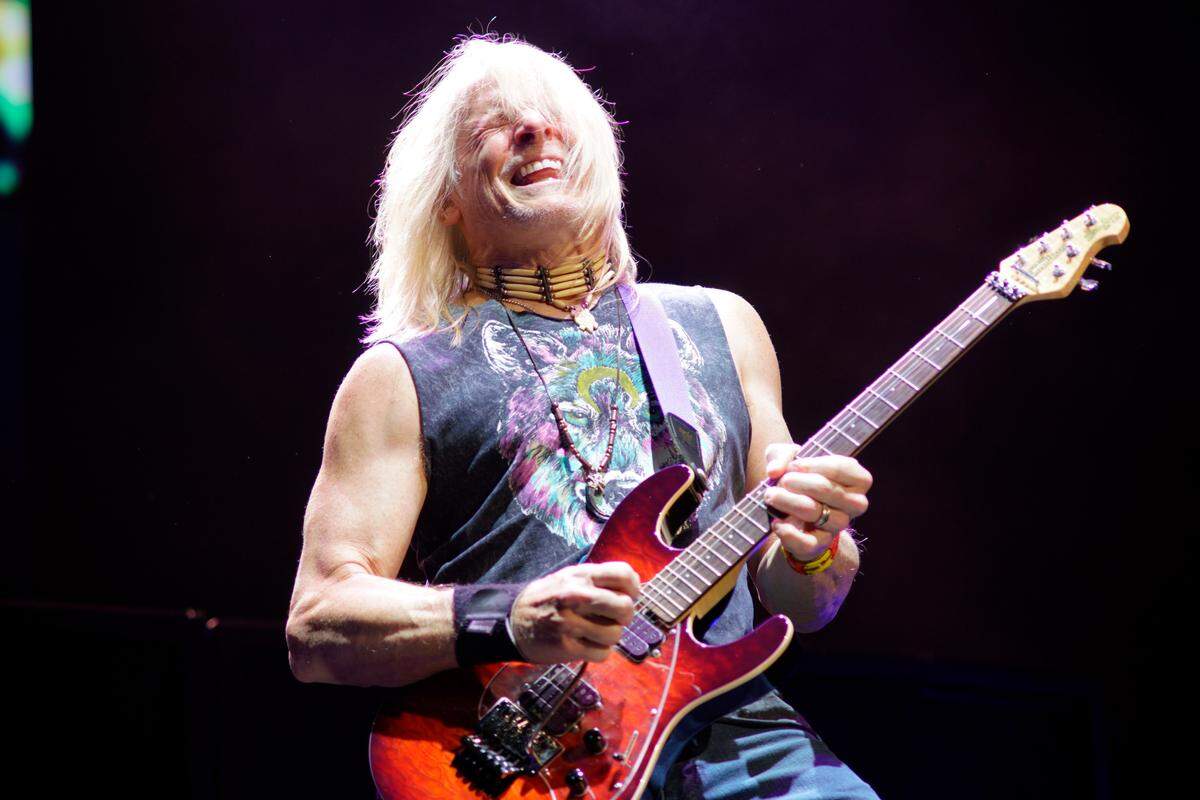 Steve Morse of Deep Purple performs at the Hollywood Casino Amphitheatre on Wednesday, Aug 22, 2018, in Tinley Park, IL. (Photo by Rob Grabowski/Invision/AP)