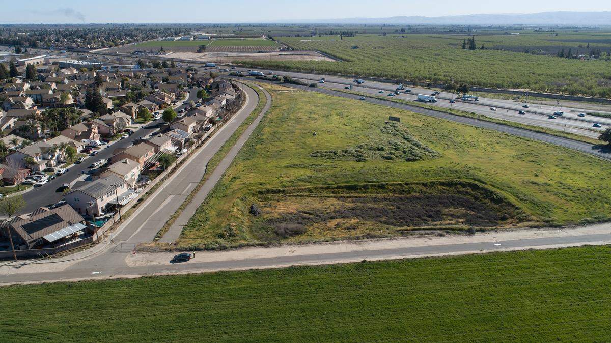 Site of the 9.6-acre service station and mini-storage project on Pirrone Road near the Hammett Road overcrossing off Highway 99 in Salida, Calif. Photographed on March 11, 2022.