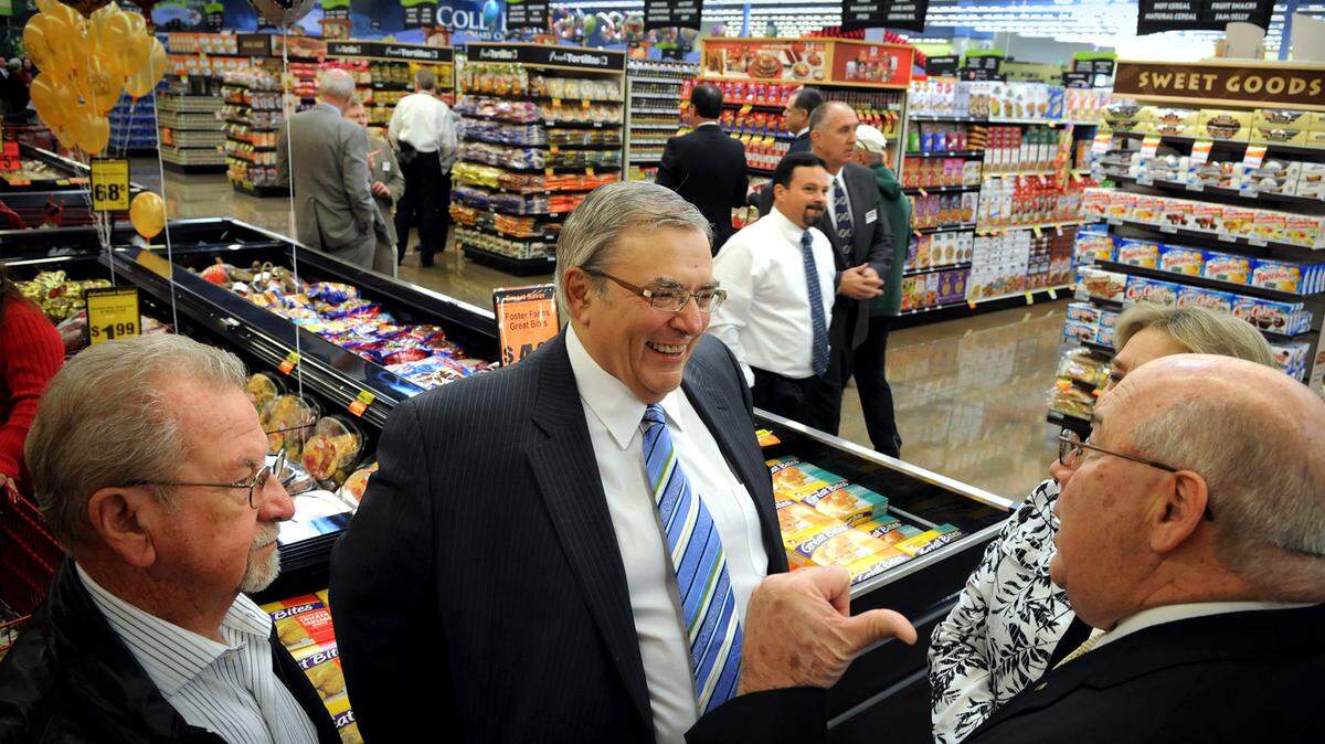 Bob Piccinini, Save Mart CEO, at then-new Pelandale store in 2013.