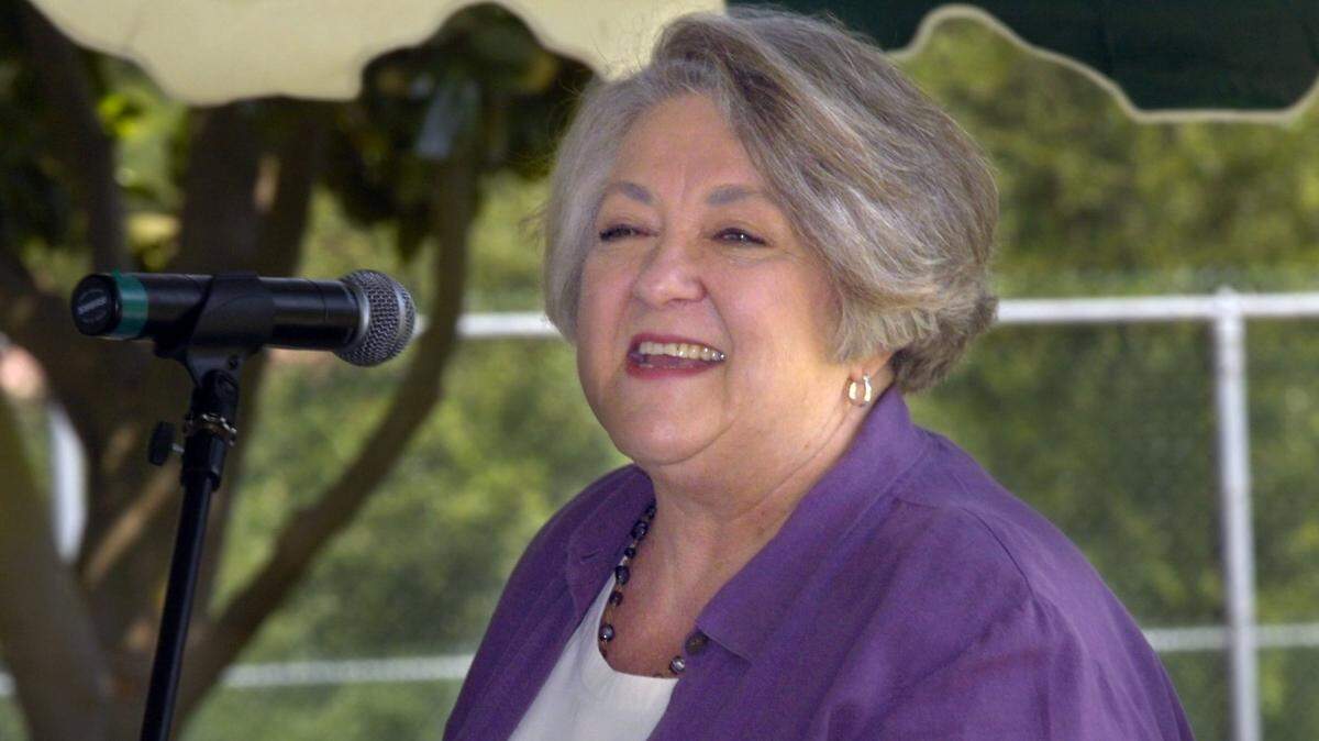 Carol Whiteside, who died Feb. 19, 2021, mentored many leaders in all sectors of business, government and nonprofit service.