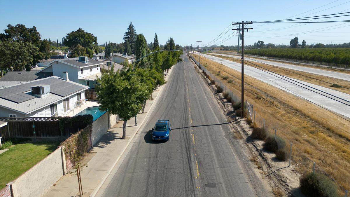 El condado de Stanislaus planea construir un muro acústico a lo largo de Kansas Avenue y Highway 132 desde Morse Road hasta Yankee Drive en Modesto, California. Imagen del miércoles 4 de octubre de 2023.