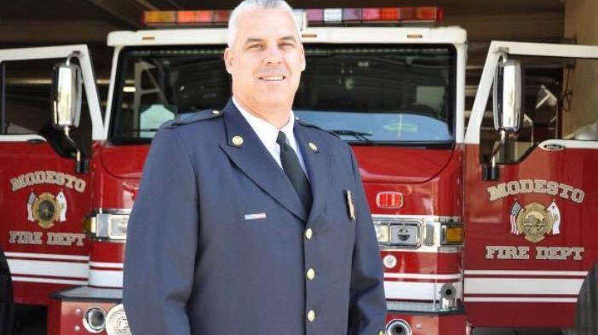 Modesto Fire Chief Alan Ernst would also oversee service in the Oakdale, CA, area under an agreement that advanced on Wednesday, May 29, 2019.