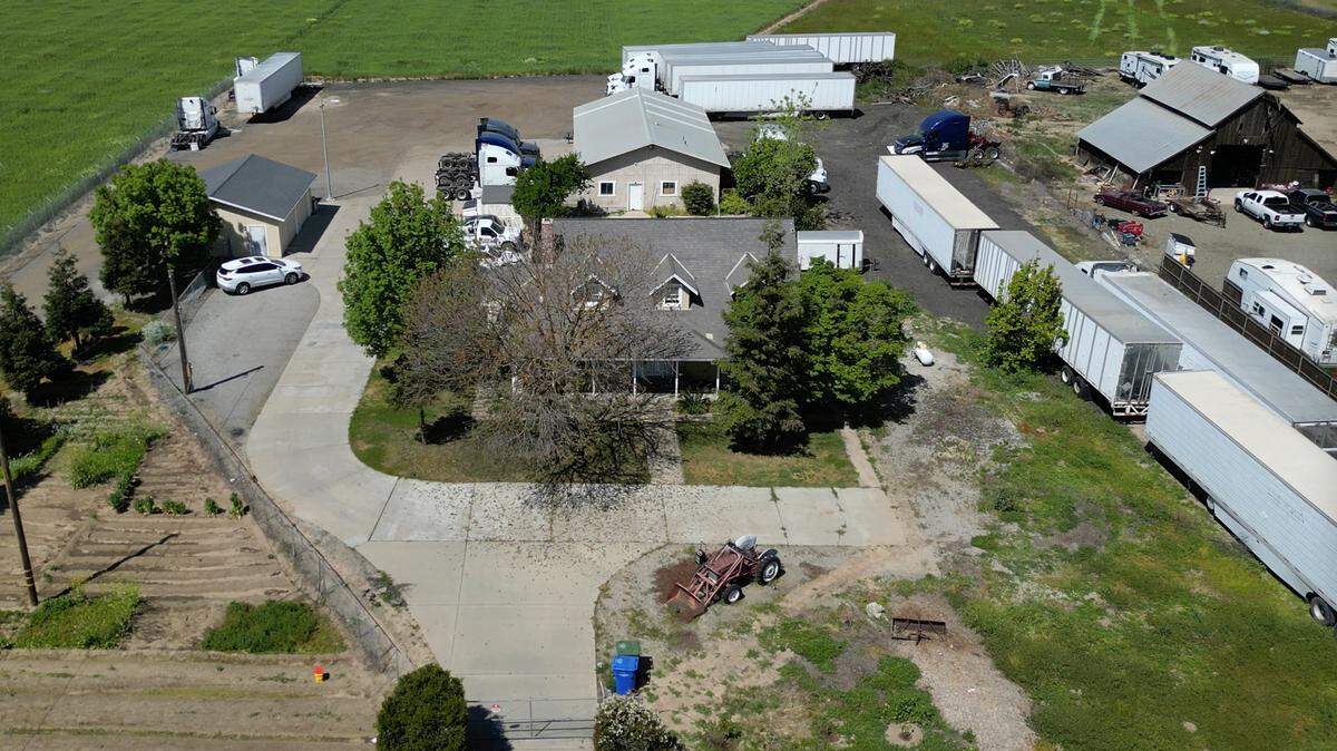 East Greenway Avenue near Turlock, Friday, April 11, 2025. The Stanislaus County Planning Commission approved a permit for up to 12 trucks and trailers on part of a 10.3-acre parcel on East Greenway Avenue, between Lander Avenue and Golf Road. 