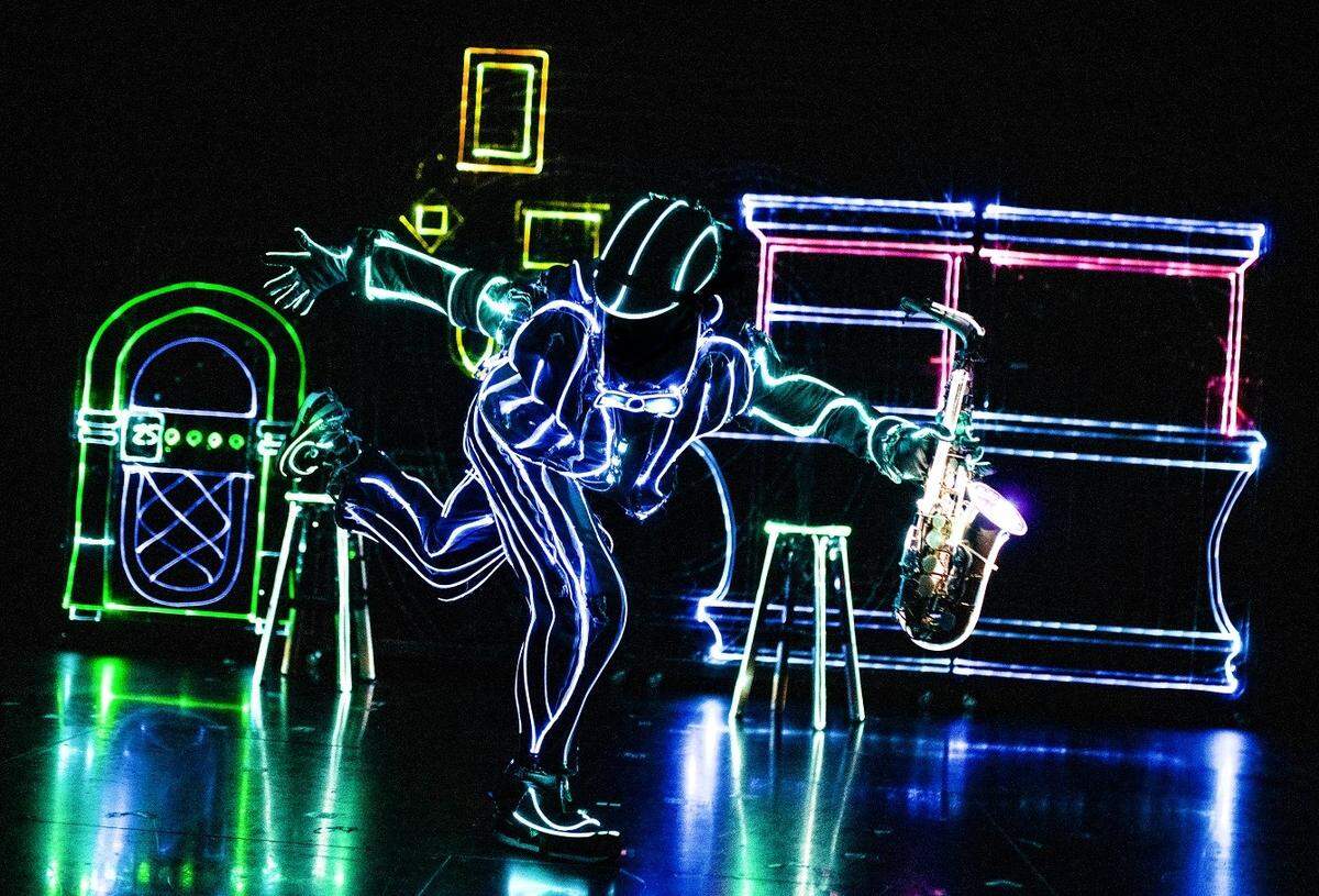Technology and dance come together with iLuminate at the Gallo Center.