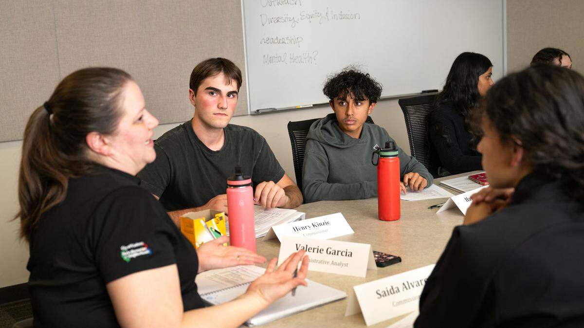 Valerie Garcia, left, facilitates a meeting of the Youth Commission in Modesto on Wednesday, Nov. 13, 2024.