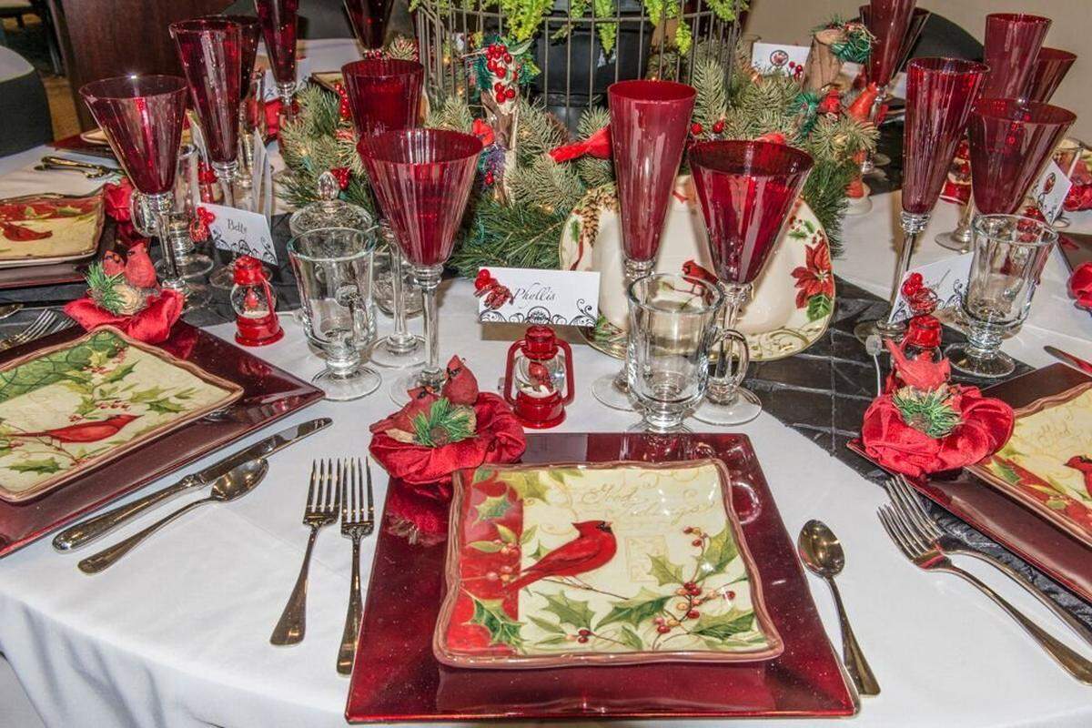 Modesto Garden Club’s Holiday Luncheon Table Viewing returns on Dec. 3.