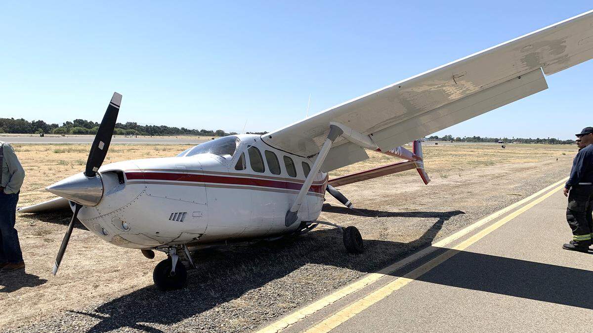 Modesto police and the Federal Aviation Administration are investing a non-injury crash landing at Modesto airport that occurred on Monday August 19, 2019.