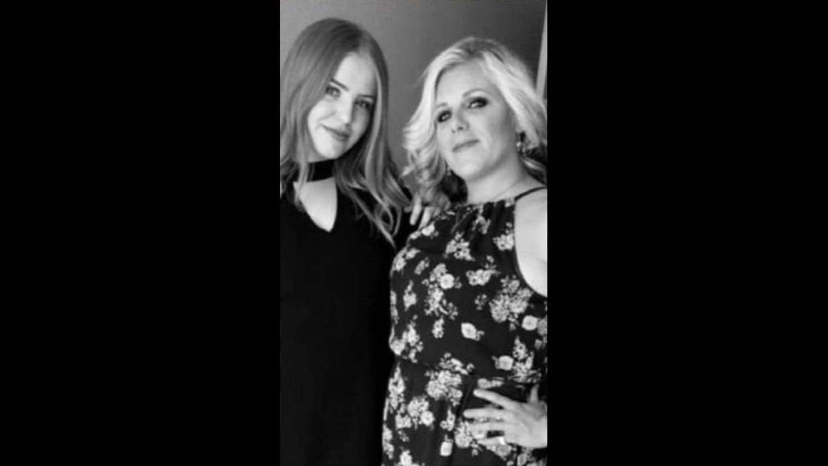 Bethany Borges, left, is pictured with her mother, Summer Warthan, in this undated photo.
