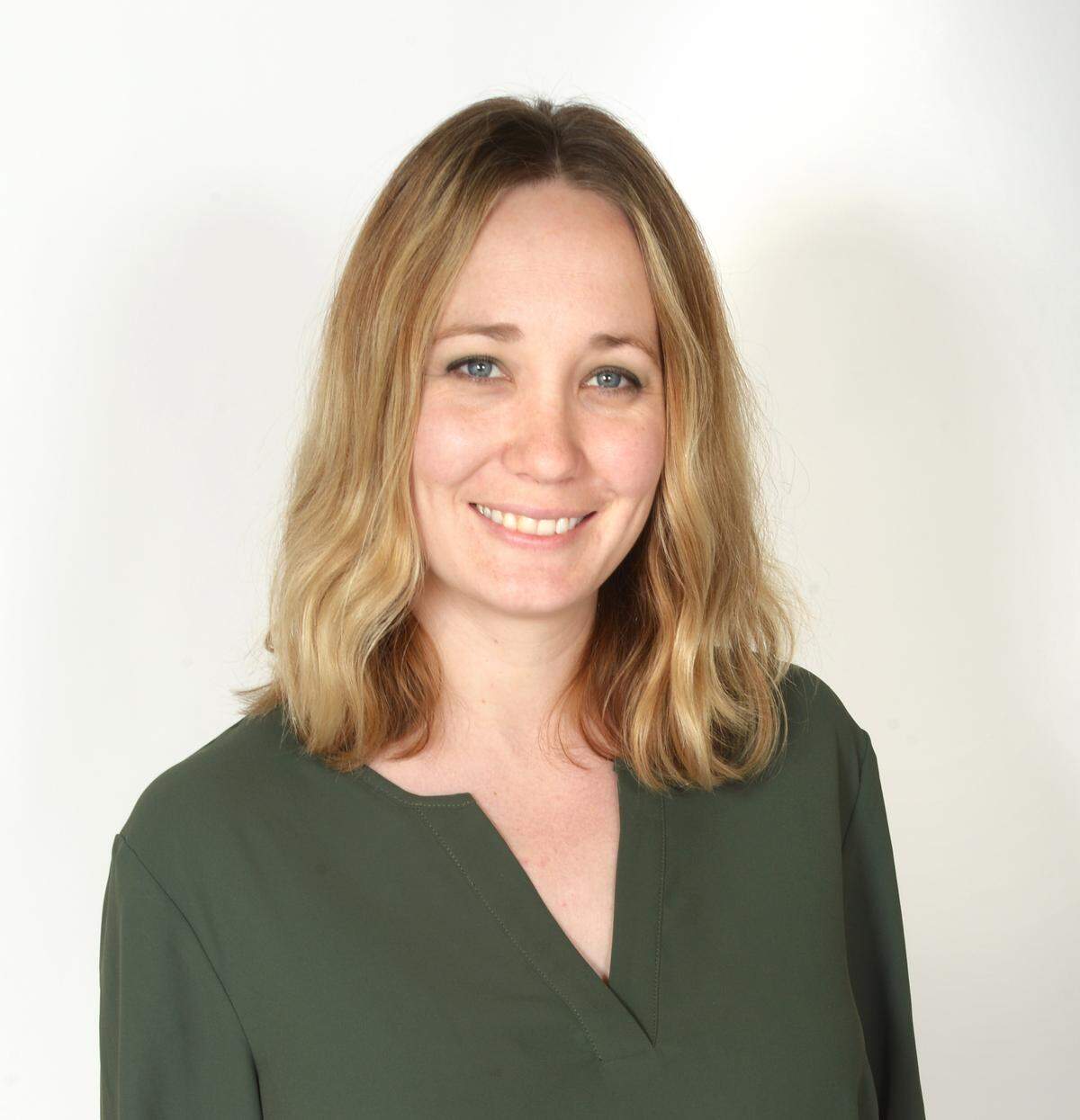 Profile Image of Erin Tracy