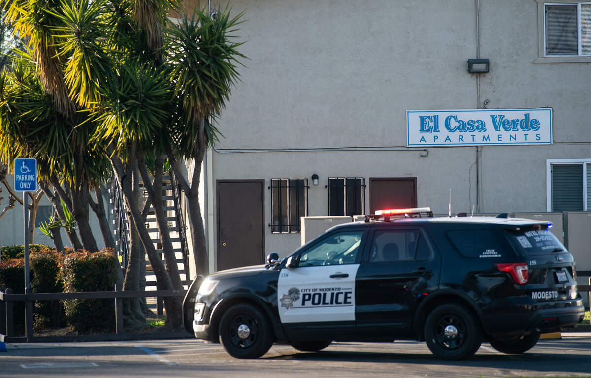 Modesto police investigate a shooting at El Casa Verde apartment complex on Robertson Road in Modesto, Calif., on Wednesday, Jan. 19, 2022.