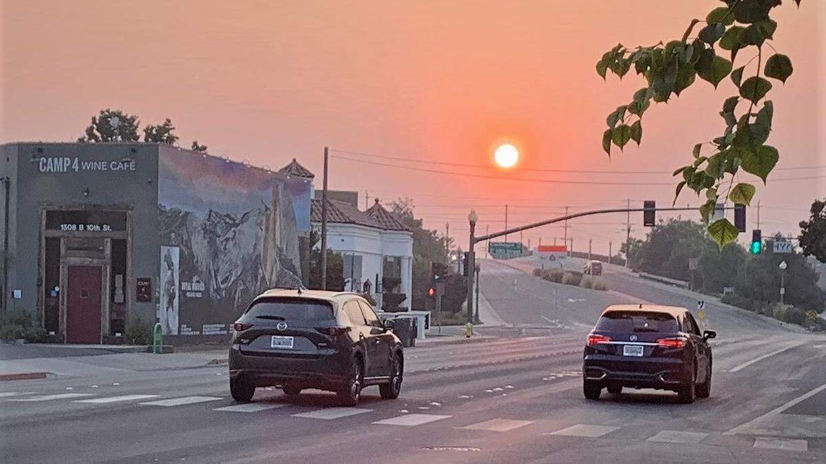 The bad air on Saturday was best exemplified by this shot of the sun setting with the Kansas Avenue bridge in the forefront as another “unhealthy” day hit the area. On Sunday, the Air Quality Index also fell in the “unhealthy” category.