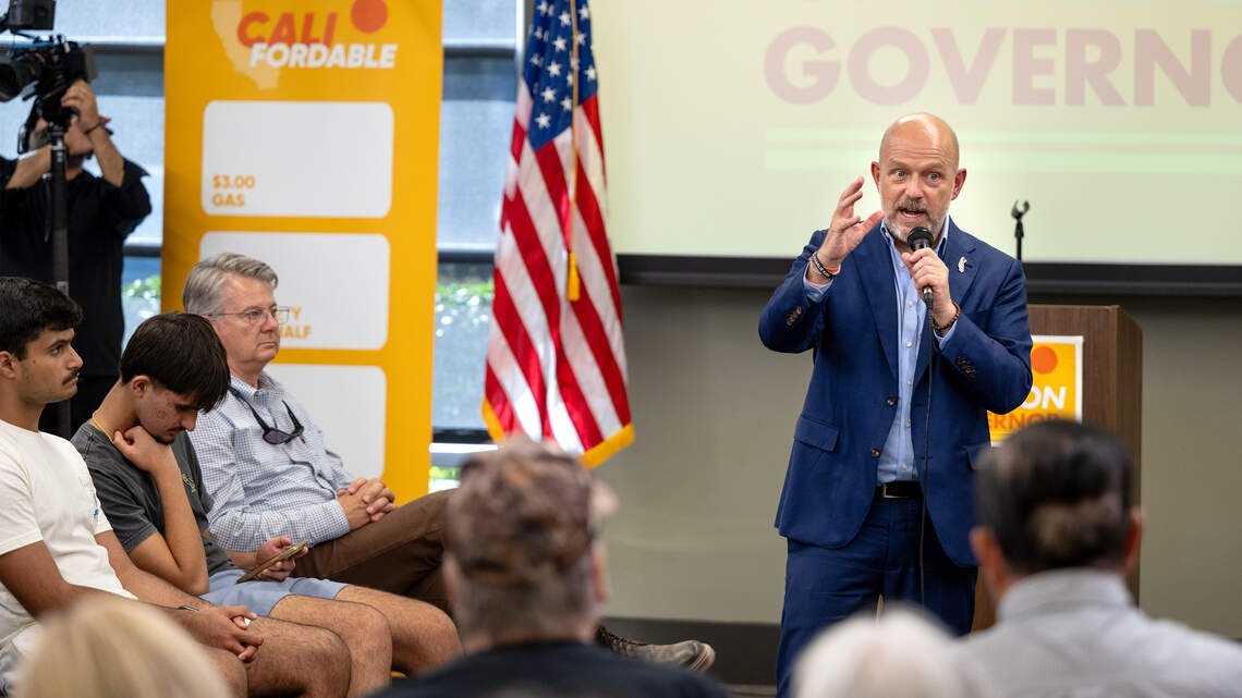 Steve Hilton courts conservative Central Valley voters in uphill CA governor’s race