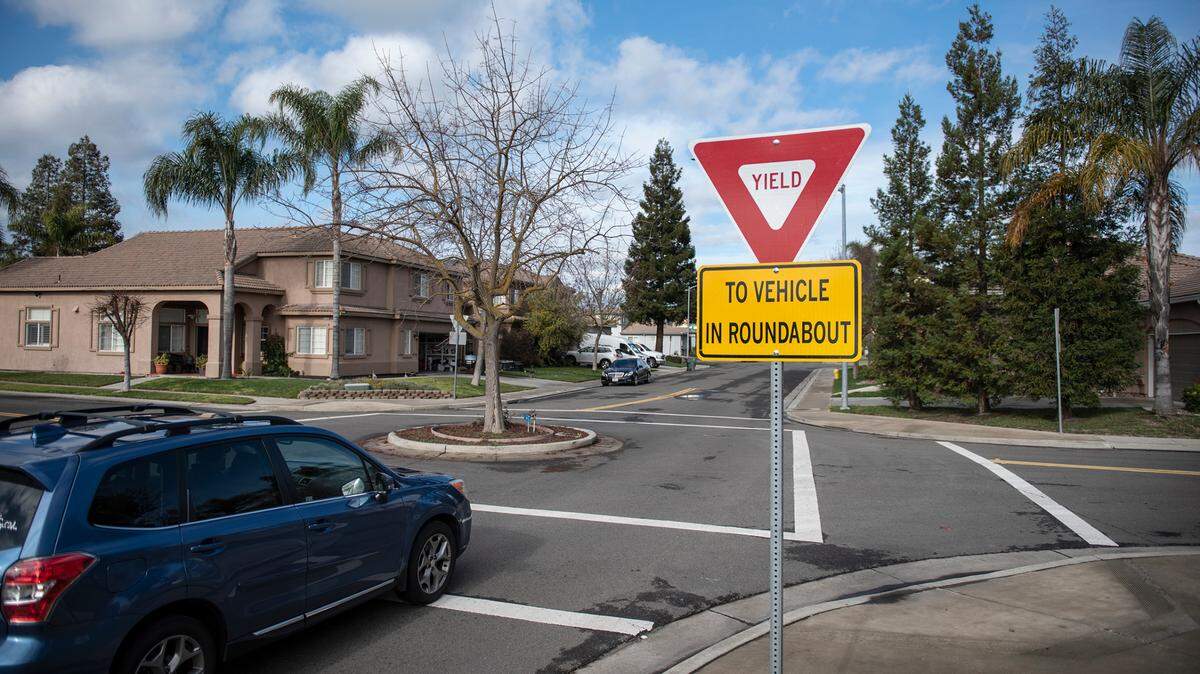 Traffic circle at Paramont Way and Flushing Meadows Drive in Modesto, Calif., on Tuesday, Dec. 28, 2021.