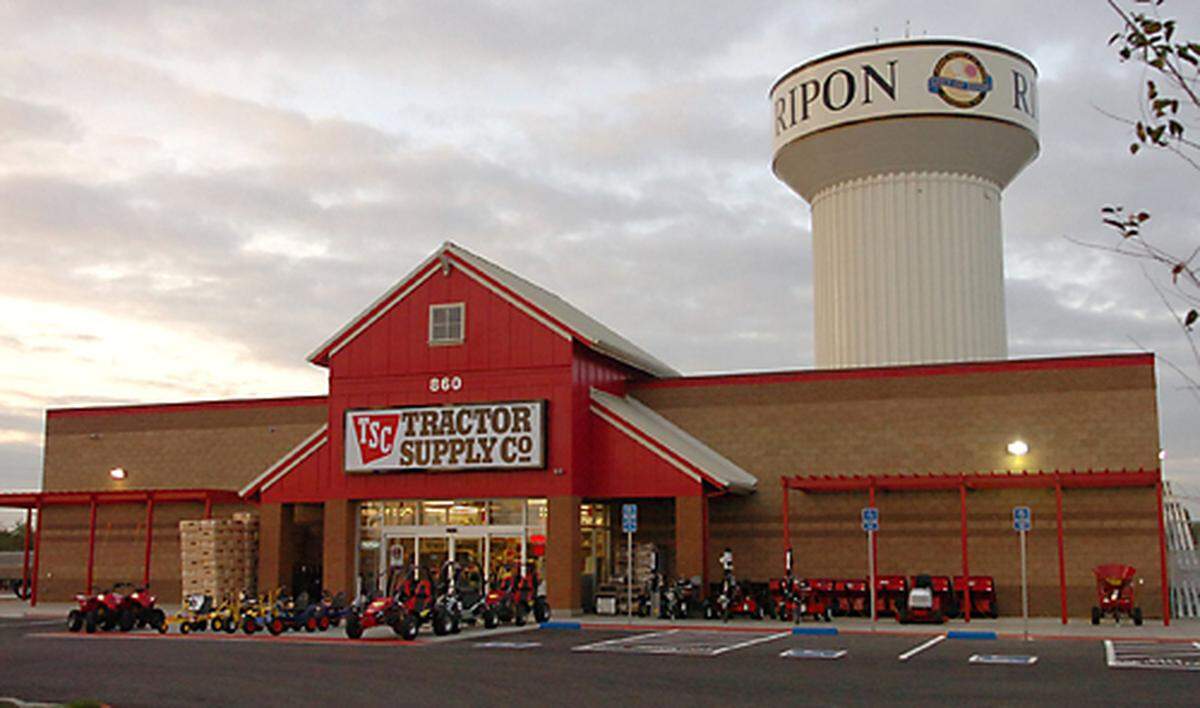 BR Tractor Supply 6
