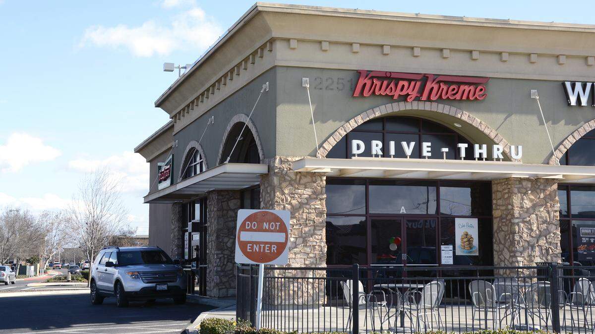 The Krispy Kreme location in the Crossroads Shopping Center in Riverbank is closing and the space is for lease. The Krispy Kreme moved into the spot at the corner of Claribel and Oakdale roads in 2013. 