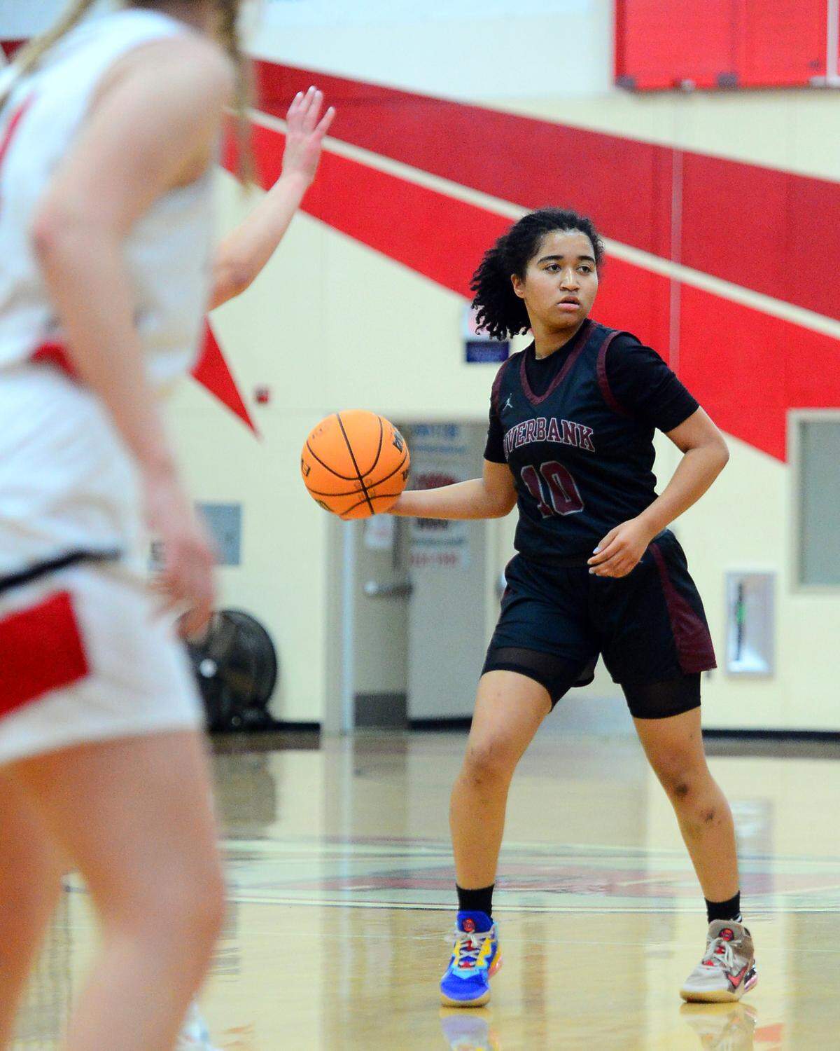 Riverbank’s Chancis Gamez (10) drives up court during a game between Ripon High School and Riverbank High School at Ripon High School in Ripon, Calif. on January 5, 2023.