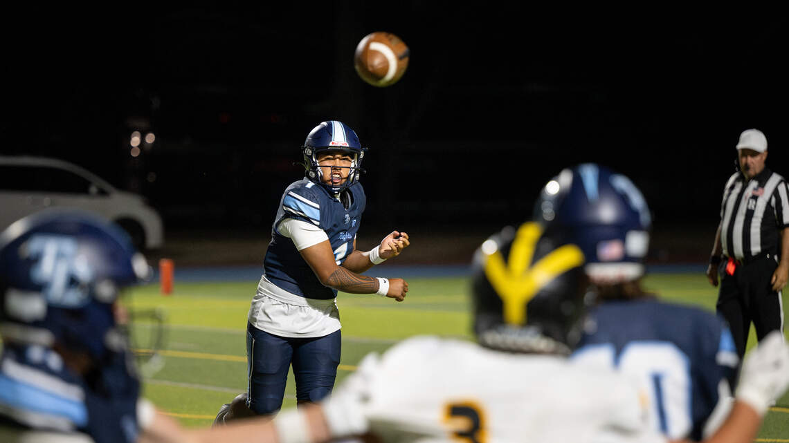 See which Stanislaus District football player fans voted The Bee’s best of Week 4