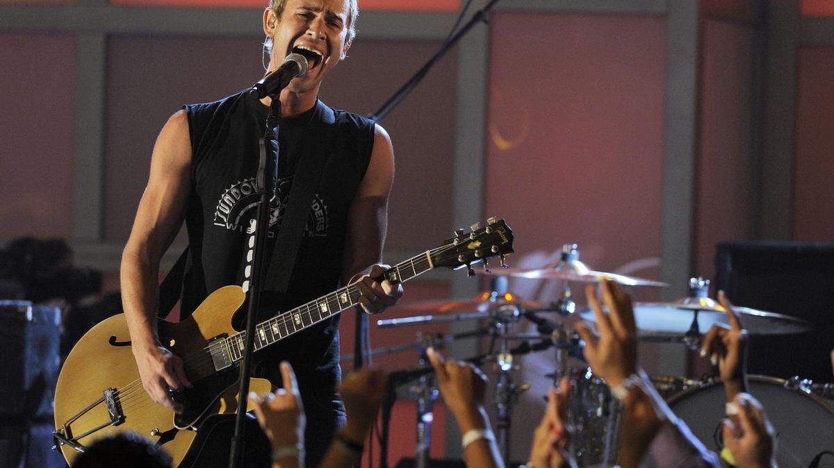 The bank Lifehouse will play the Stanislaus County Fair in July.