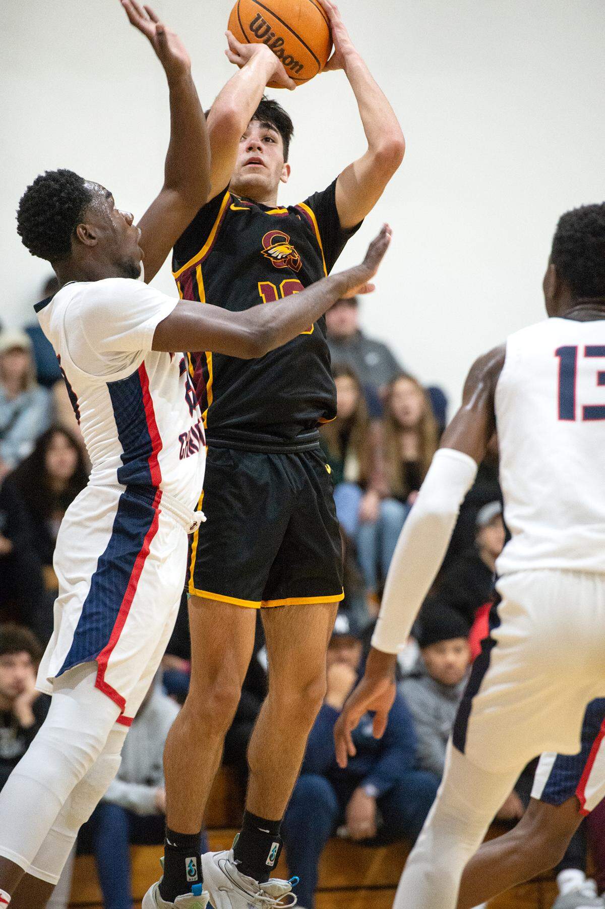 Clovis West’s Zach Chauhan shoots a three-pointer in the Modesto Christian Holiday Hoop Classic championship game with Modesto Christian at Modesto Christian High School in Salida, Calif., Friday, Dec. 30, 2022.