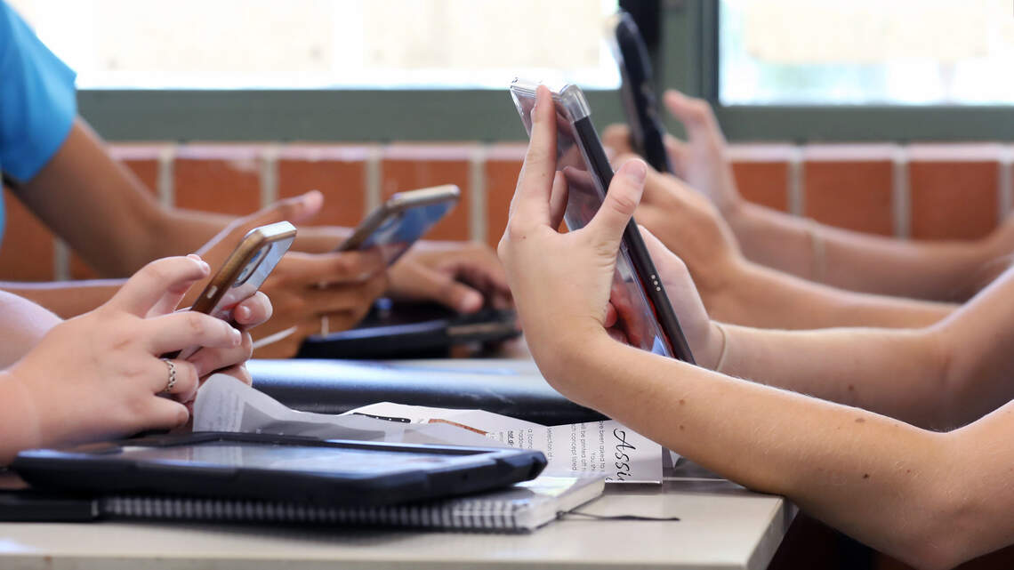 All-day phone ban a hot topic as Modesto high schoolers adjust to new policy