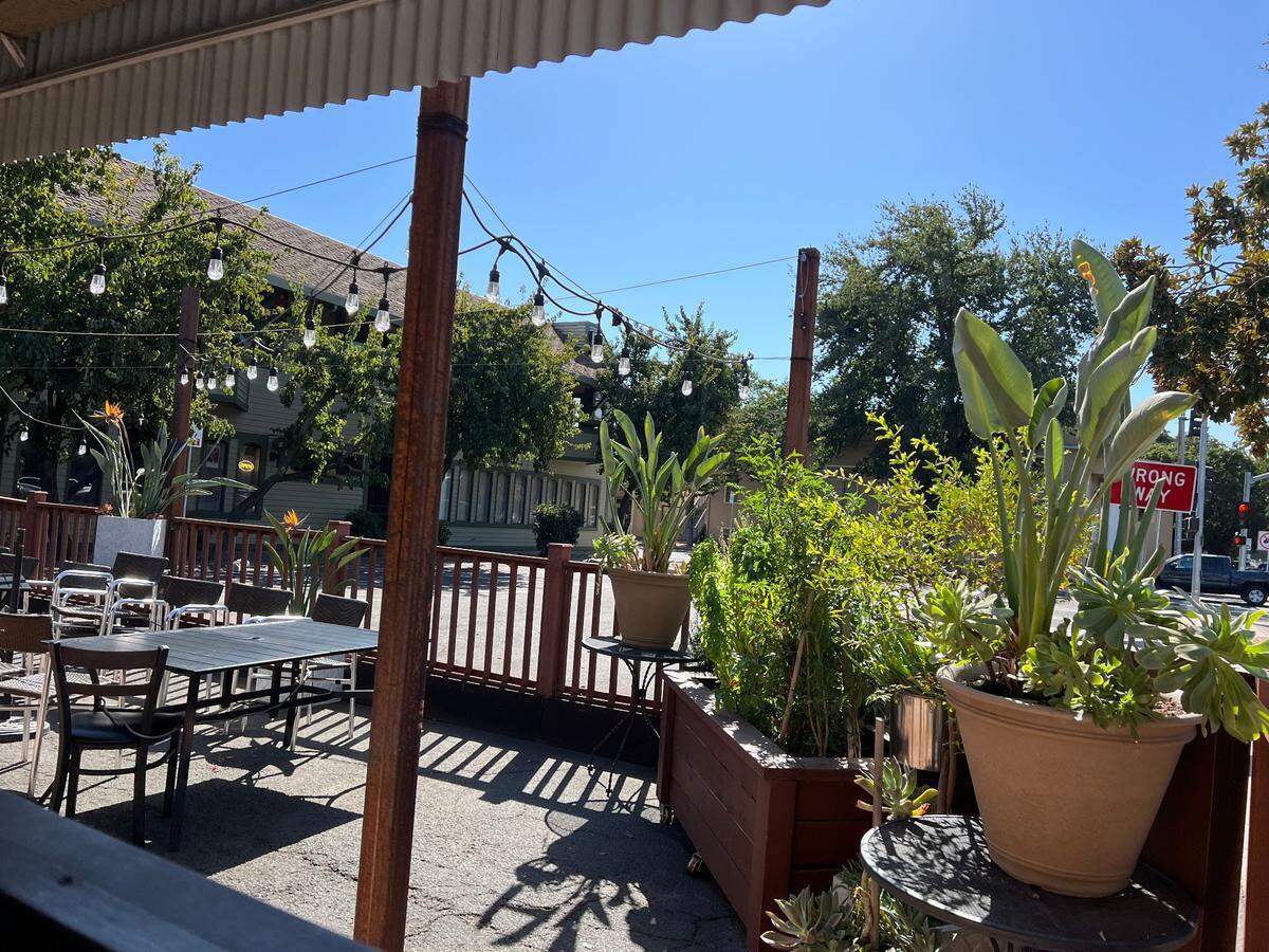 The outdoor patio at Delicioso Bistro.