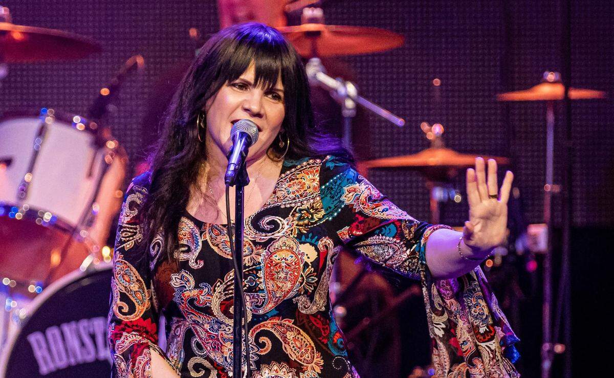 The “Ronstadt Revue Featuring Gesenia” pays tribute to the singer’s hits.