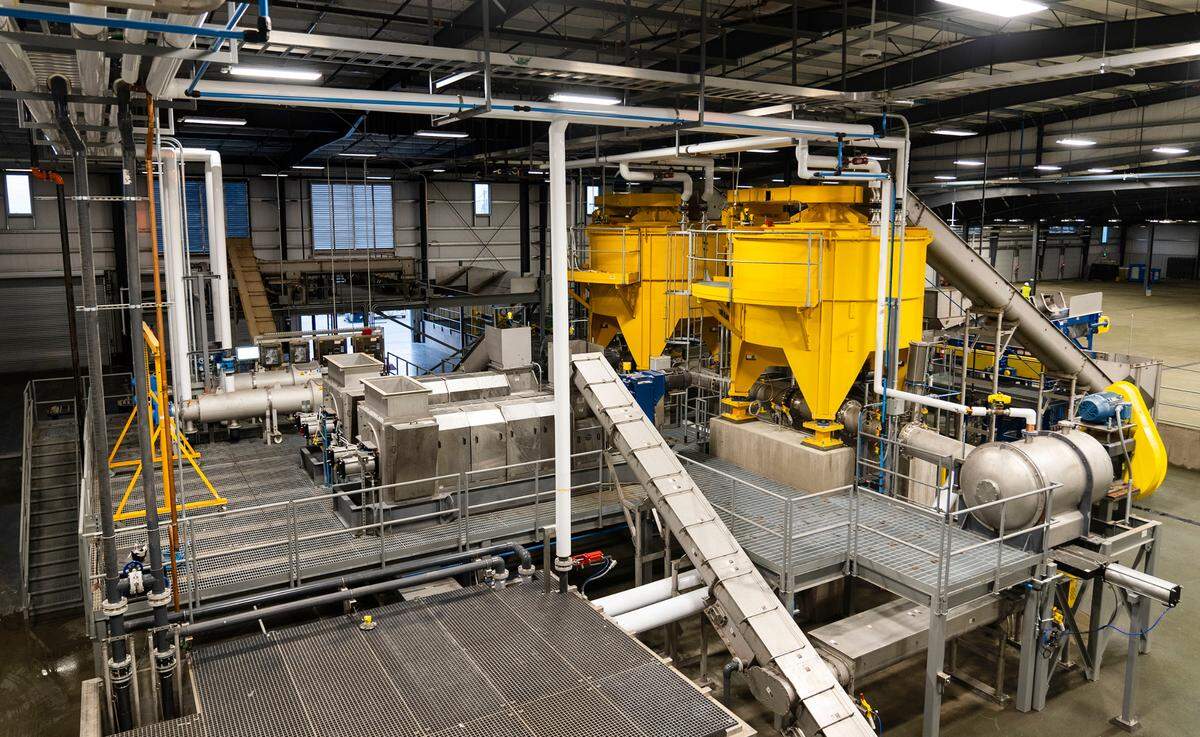 Divert Inc. has started up a Turlock plant that converts unsold food into fuel and fertilizer in Turlock, California.