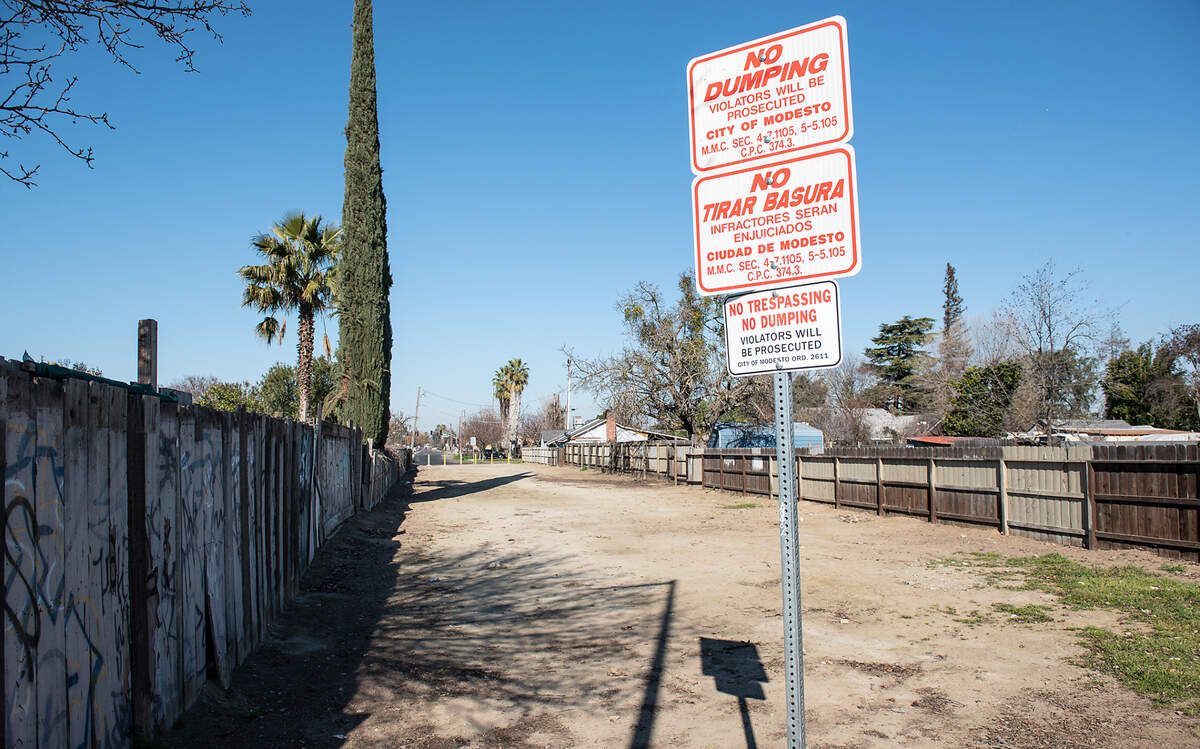 The Modesto City Council last week gave city staff permission to submit a California Department of Transportation Clean California Local Grant Program application for as much as $1 million to redevelop the roughly 12-yard wide, 100-yard long lot the city owns at 1850 Rouse Ave. Photographed in Modesto, Calif., on Thursday, Jan. 27, 2022.