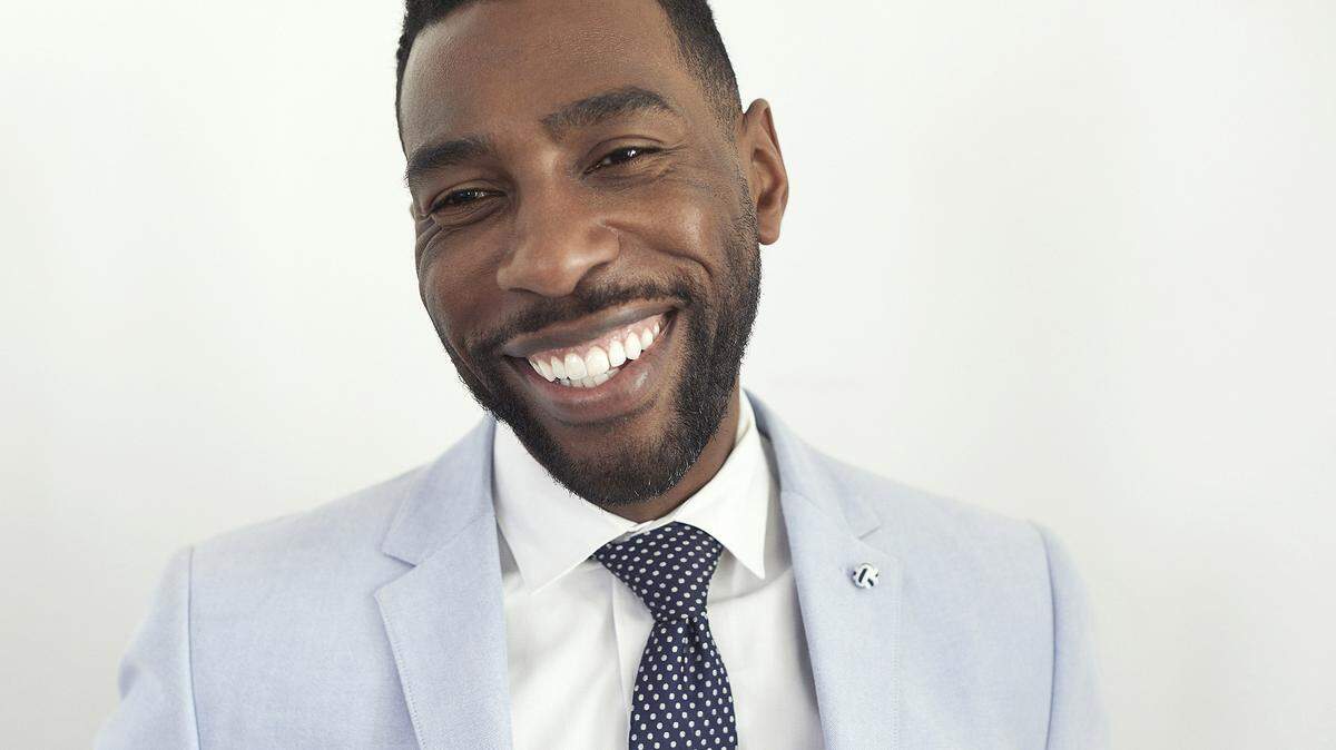 Reggie Rucker will hold all the roses when “The Bachelor Live on Stage” comes to the Gallo Center.