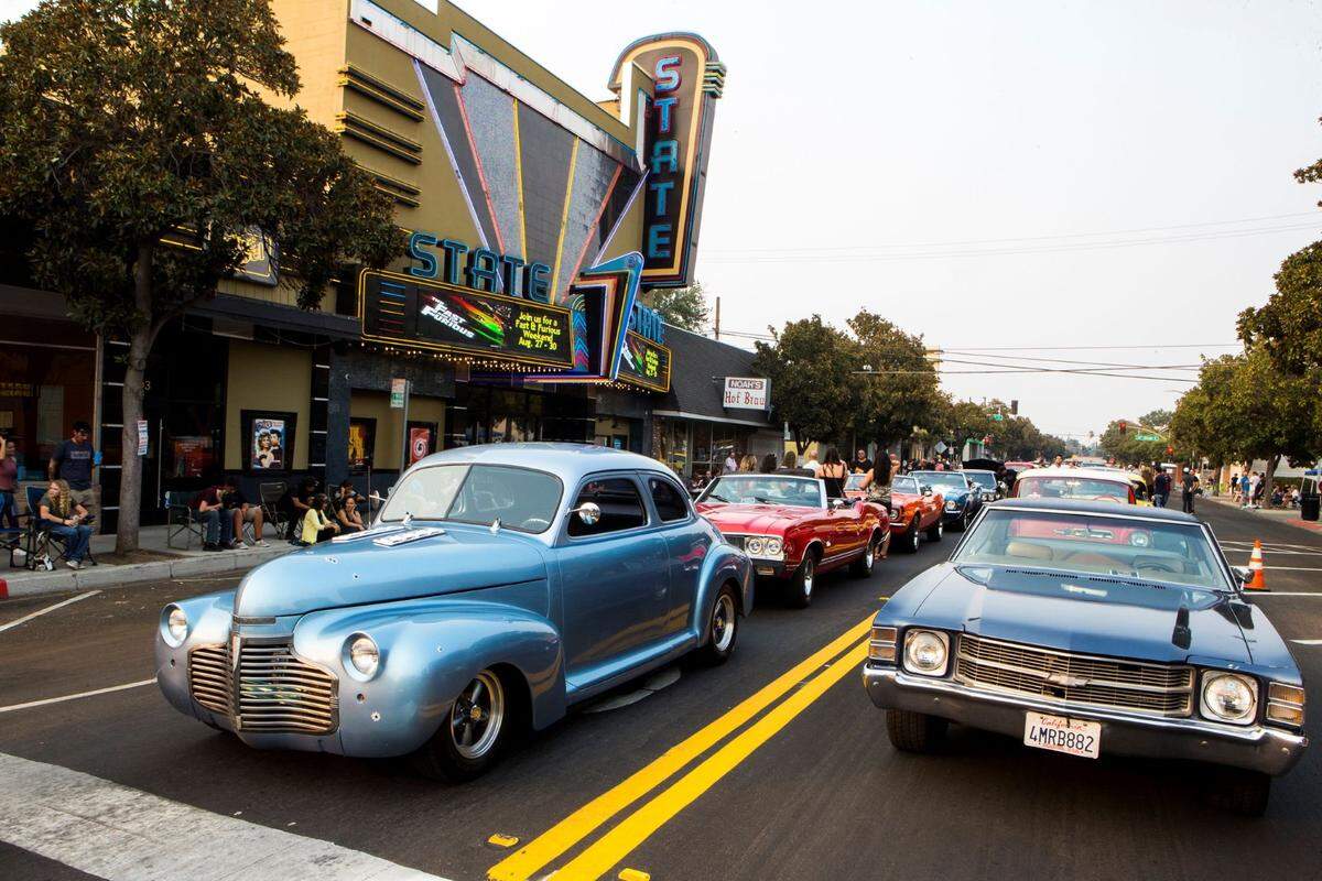 Vintage cars lined the streets of downtown Modesto for the 2021 North Modesto Kiwanis Club American Graffiti parade.