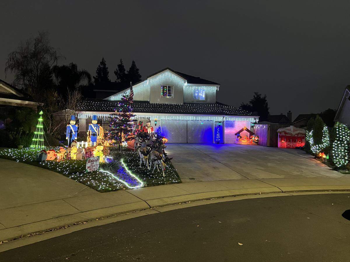 The Modesto Bee is on the hunt for the county’s brightest and most enchanting holiday displays.