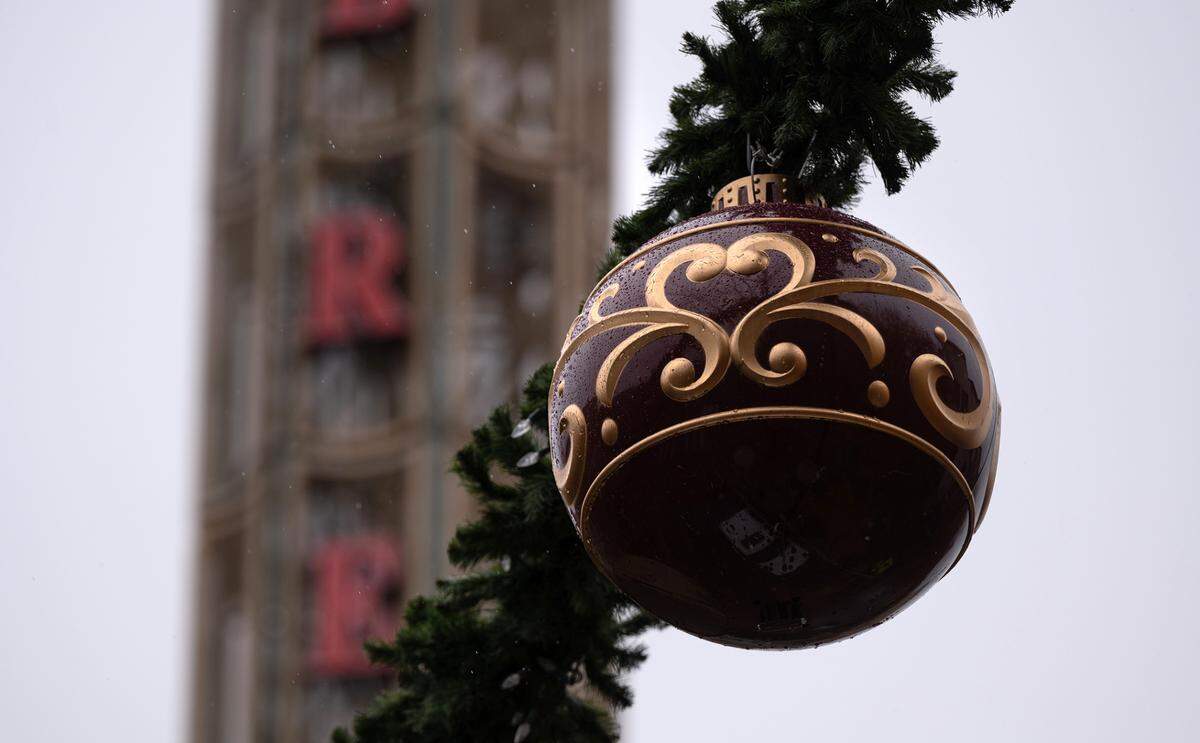 A Rockin Holiday ornament is wet from the rain on 10th Street in downtown Modesto, Calif., Thursday, Dec. 1, 2022. Will it rain in Modesto on Christmas Day, Dec. 25, 2024?