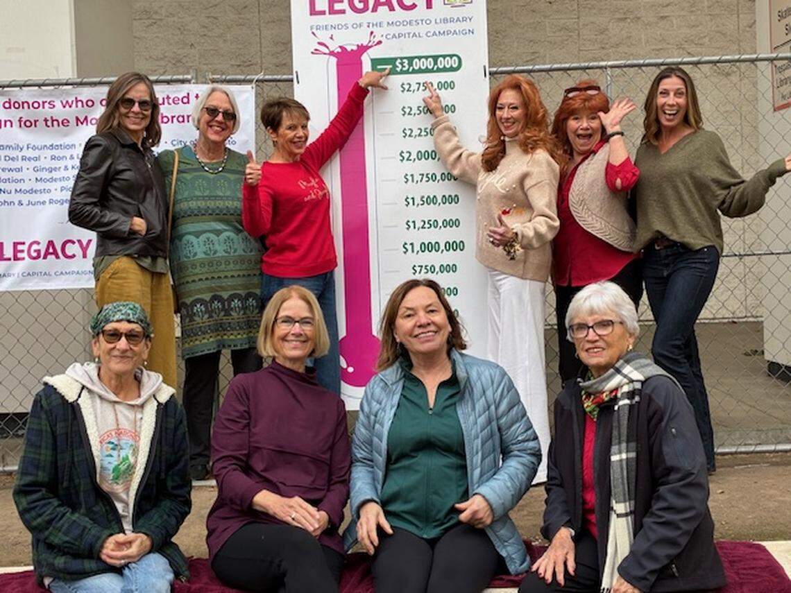 Lynn Dickerson, Katy Menges and members of the Lifelong Legacy Campaign.