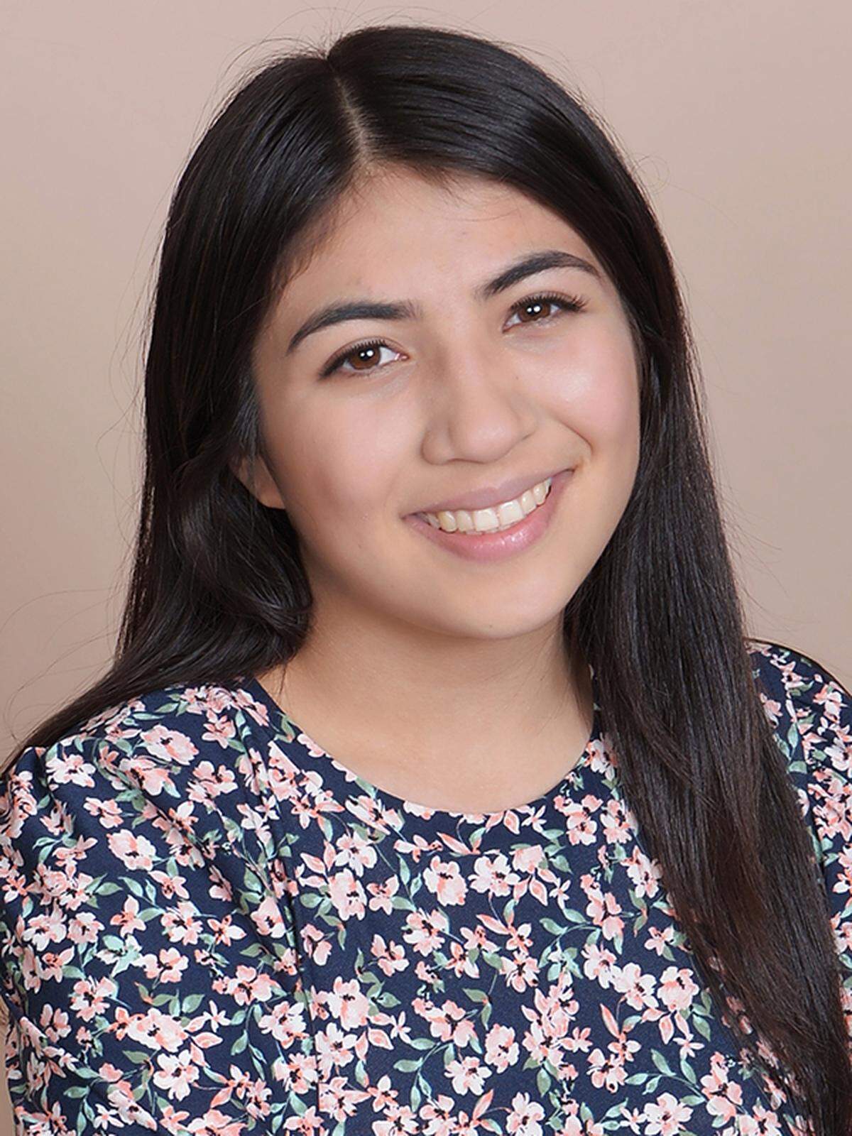 Jasmine Cisneros received an Outstanding Young Women award from the Stanislaus County Commission for Women in March 2022
