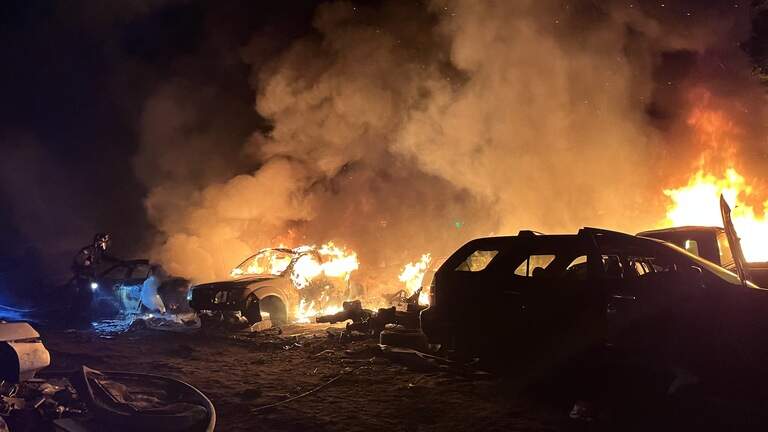 Dozens of vehicles burn at wrecking yard on Crows Landing Road in Modesto