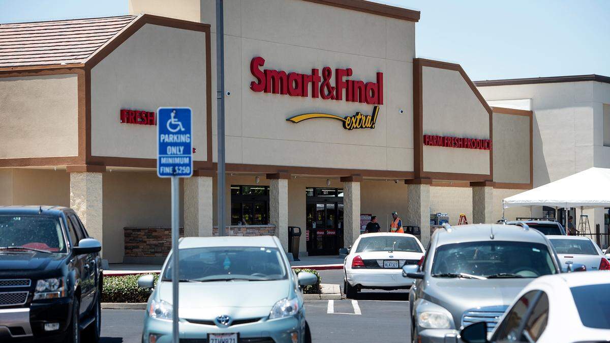 New Smart&Final store in the Turlock Town Center at the corner of Golden State Boulevard and Canal Drive in Turlock, Calif., on Tuesday, June 23, 2020.