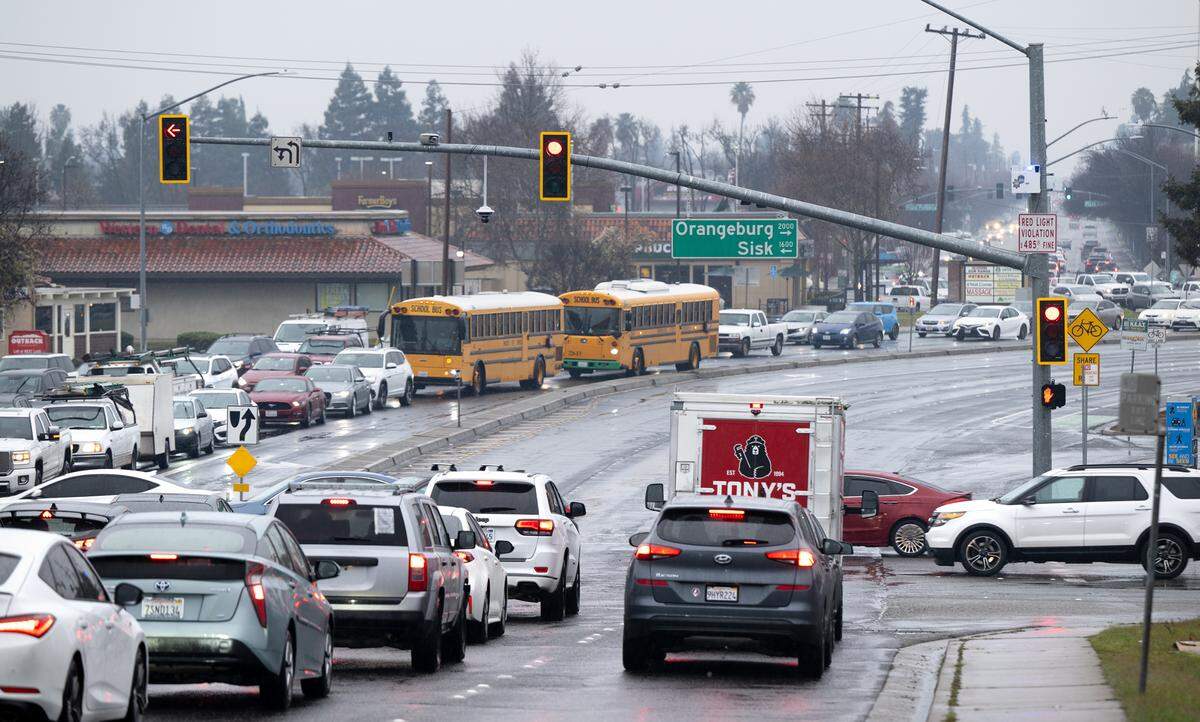 Briggsmore Avenue at Orangeburg Avenue and Sisk Road in Modesto, Thursday, Jan. 31, 2025.