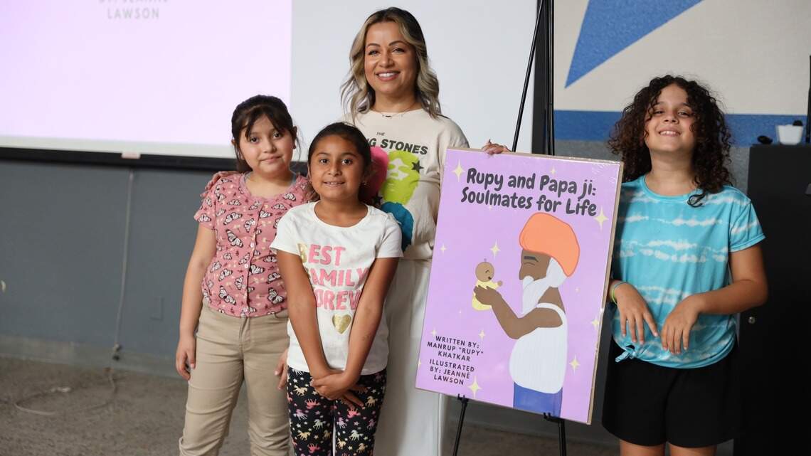 Nativa de Ceres se inspira en su infancia indio-estadounidense para escribir libro