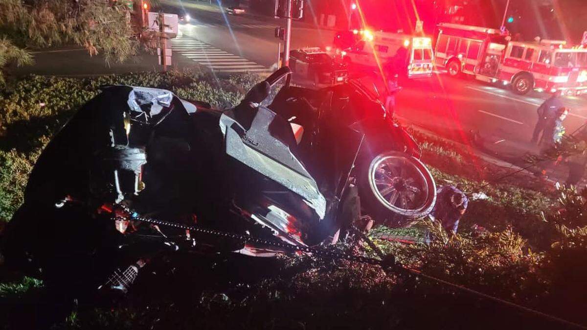 Turlock Fire Department crews used specialized stabilization struts and heavy extrication equipment to free a driver from the wreckage of his SUV after he crashed off Highway 99 early Saturday morning.