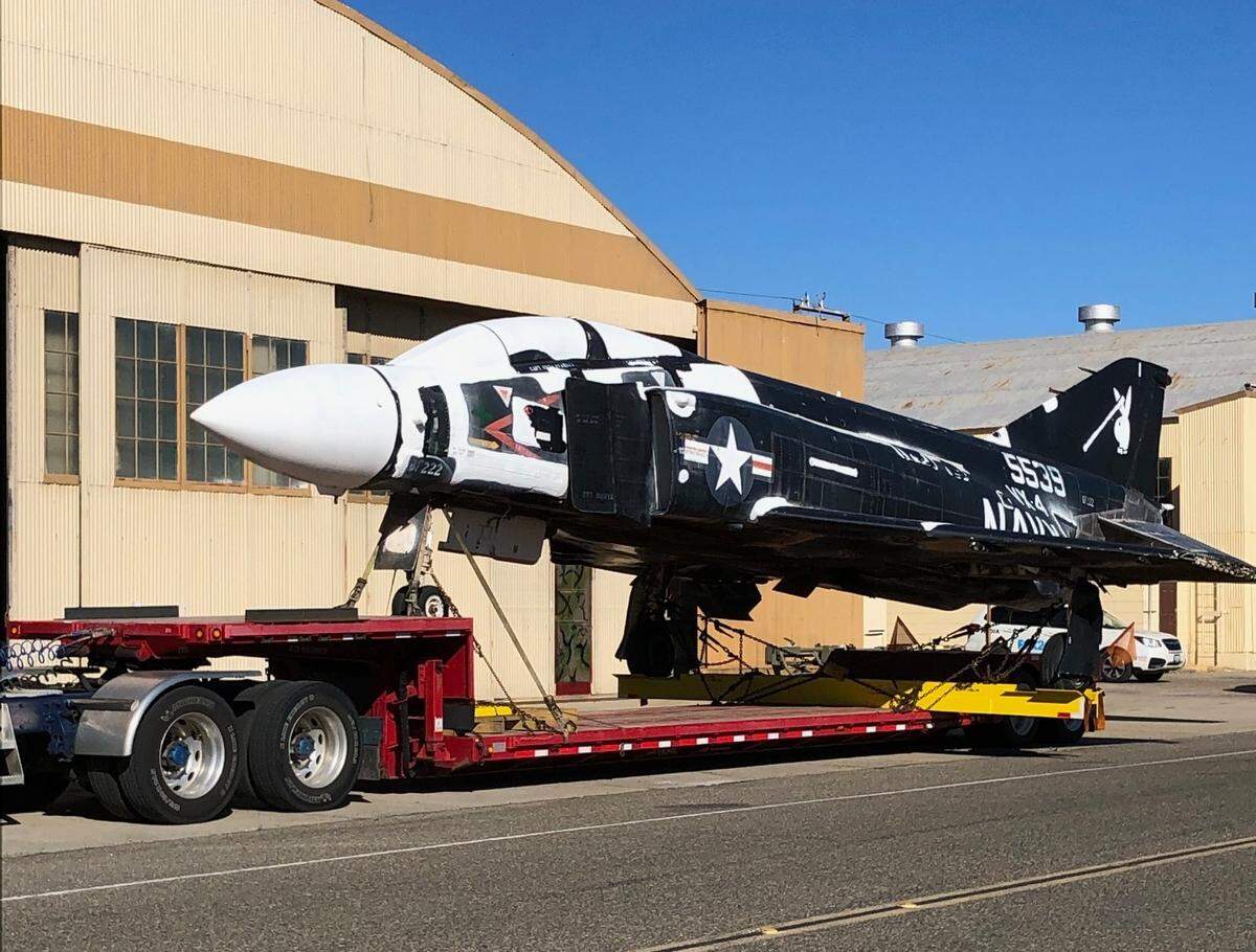 A drop deck truck delivers the F-4S Phantom II ‘Black Bunny’ to Castle Air Museum in 2023. (Photo courtesy of Jeff Pruzzo)